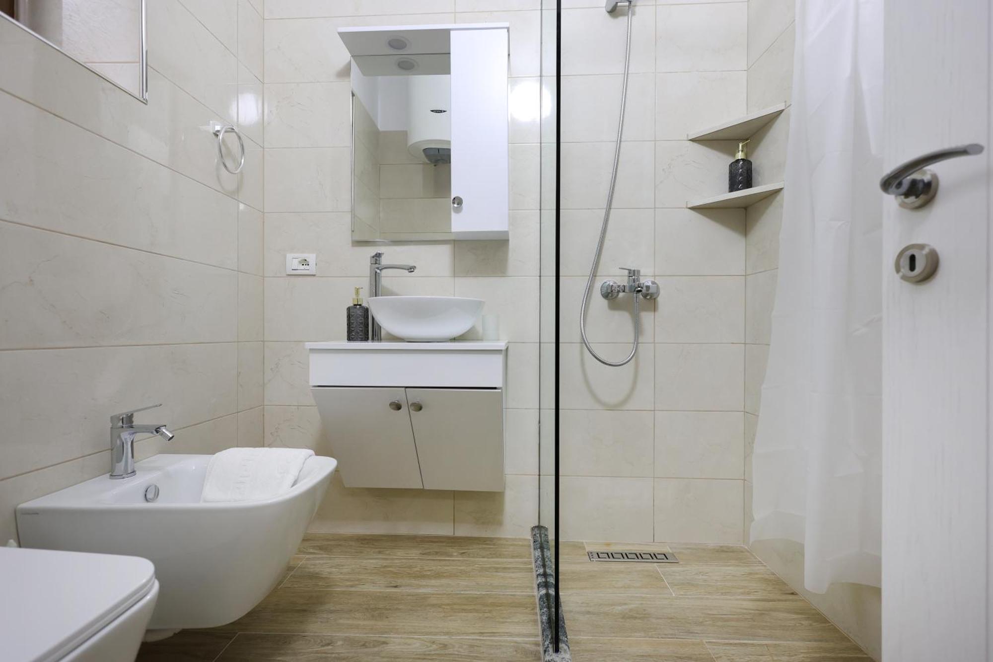 Hotel Vila Vreko B&B Berat Bagian luar foto