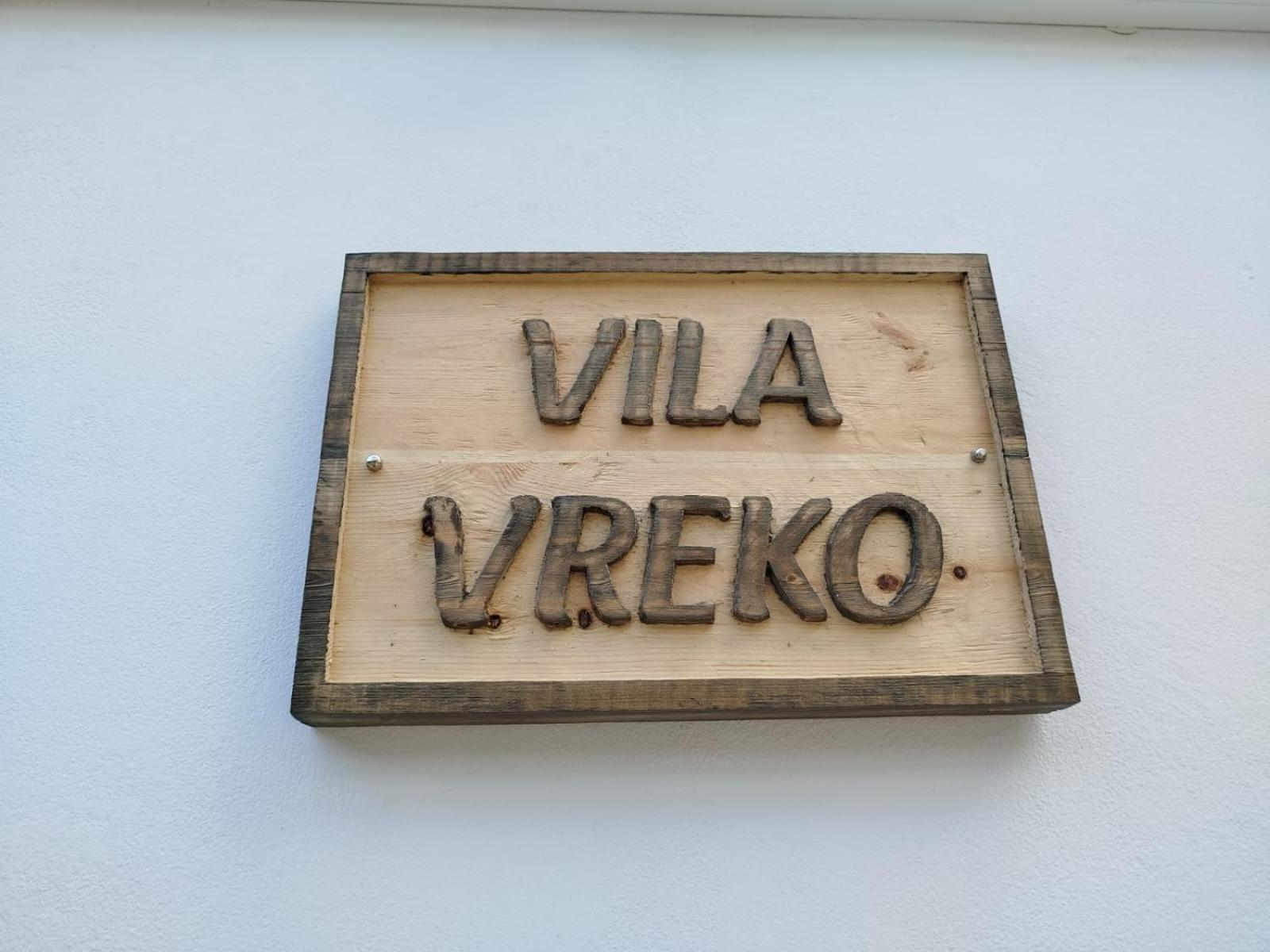 Hotel Vila Vreko B&B Berat Bagian luar foto